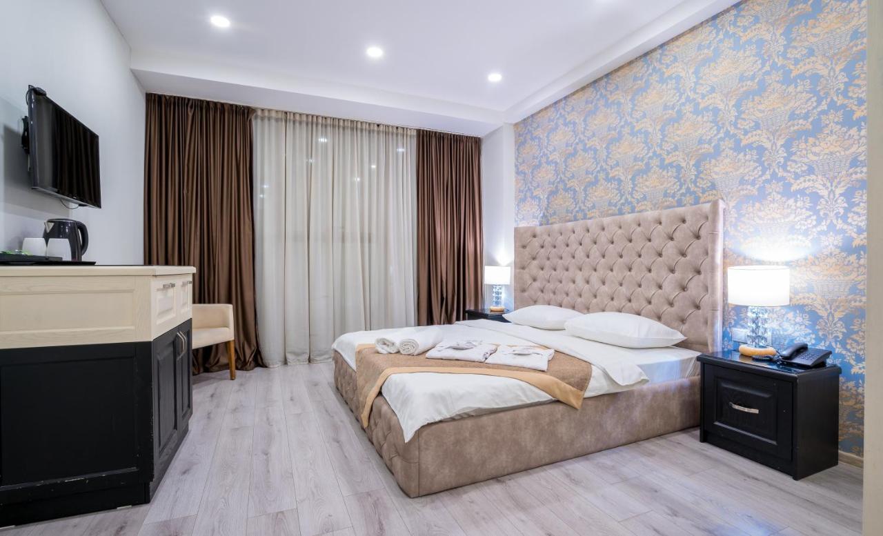Hotel Capitol By Umbrella Tbilisi Exterior foto